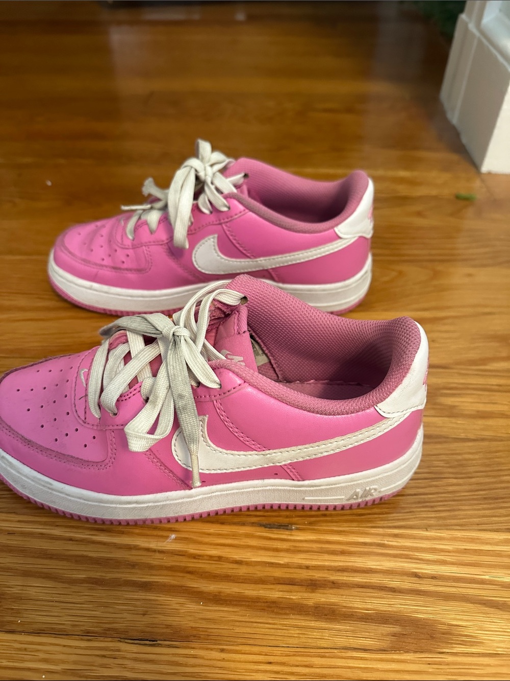 Nike Pink Girls Sneakers with White Laces, 3.5Y - Picture 3 of 6